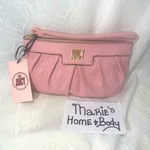 Juicy couture Womans Deboss wristlet clutch wallet BNWT flamingo pink Debossed